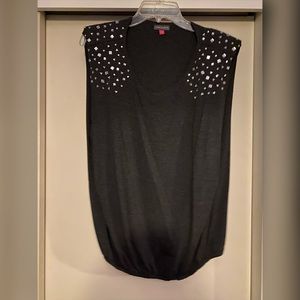 VINCE CAMUTO gray shirt with sparks on shoulders